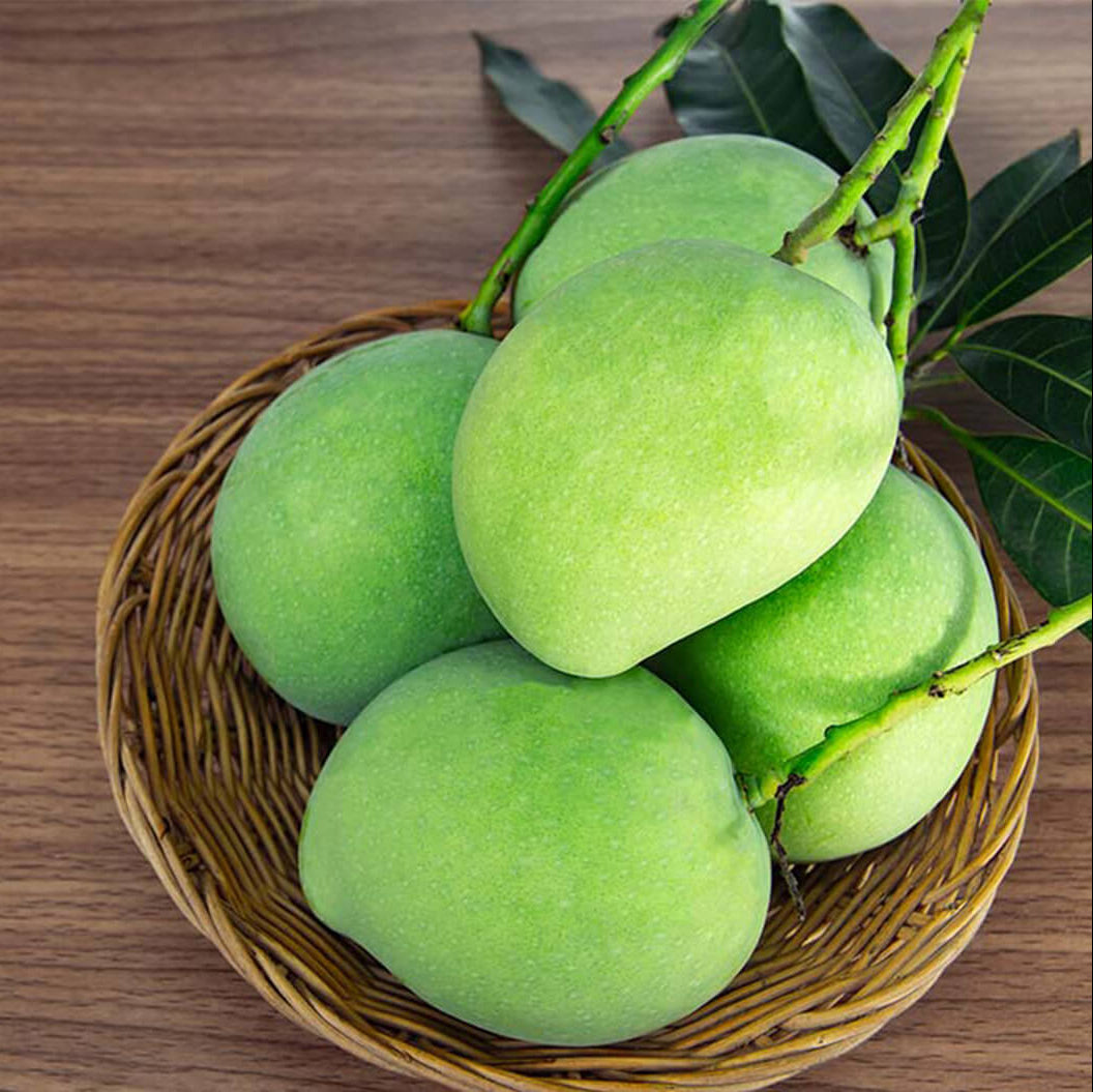 Natural Kacha Aam (Organic Raw Mango)