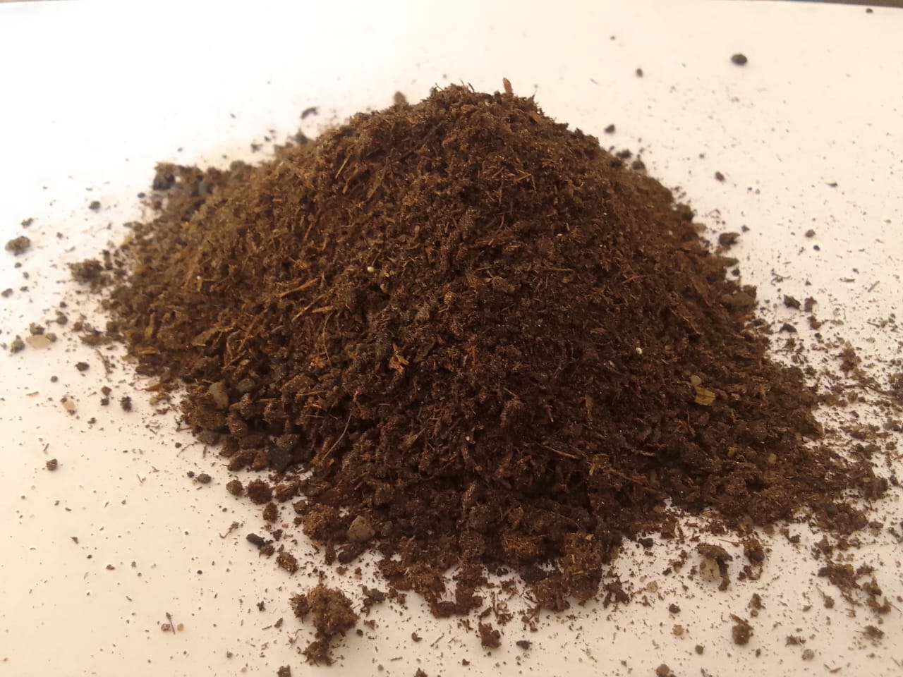 Natural & Desi Cow Dung Powder